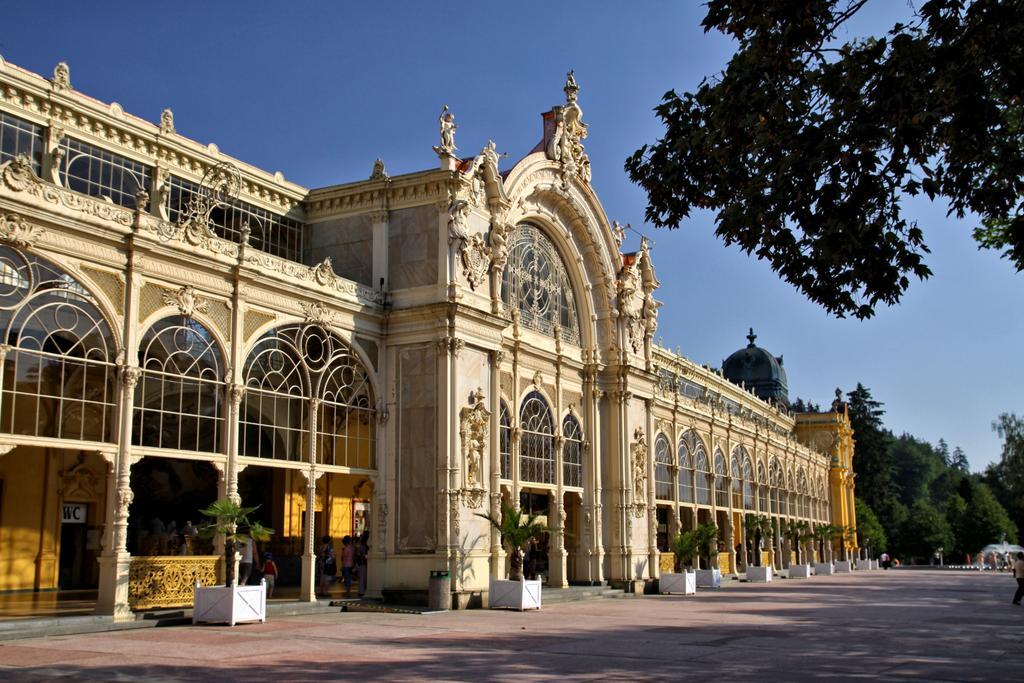 Esplanade Spa And Golf Resort Marianske Lazne Exterior photo